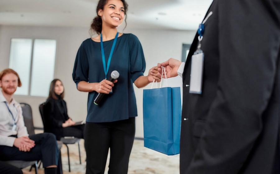 A Savvy Guide To Corporate Event Gift Bags A Savvy Guide To Corporate Event Gift Bags